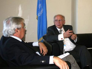 Peter Götz im Gespräch mit UN-Executiv-Direktor Joan Clos