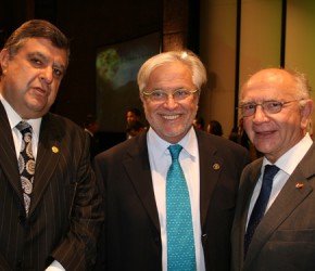 Götz together with Joan Clos, Executive Director von UN-Habitat, and Oscar Velarde Vega, Minister of the Government of Aguascalientes