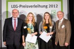 v.l.n.r.: Prof. Thomas Dilger; Caroline Wachtel; Karolin Kegel; Peter Götz
